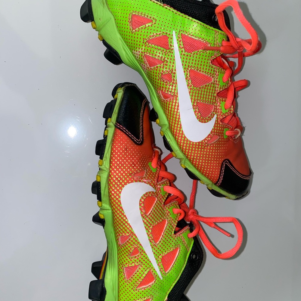 Nike Youth diamond fast flex soccer cleats, 3.5y